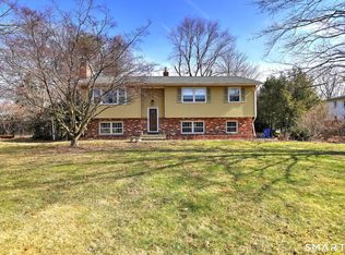 40 Church Street, Woodbury, CT 06798