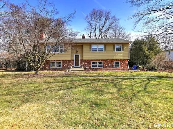 40 Church Street, Woodbury, CT 06798