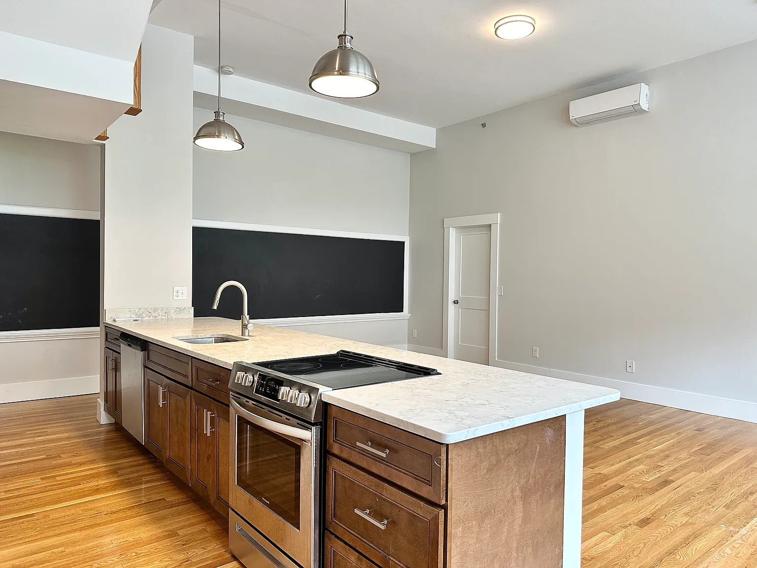 2 bed, 1345 sqft, $2,650 — Photo 2