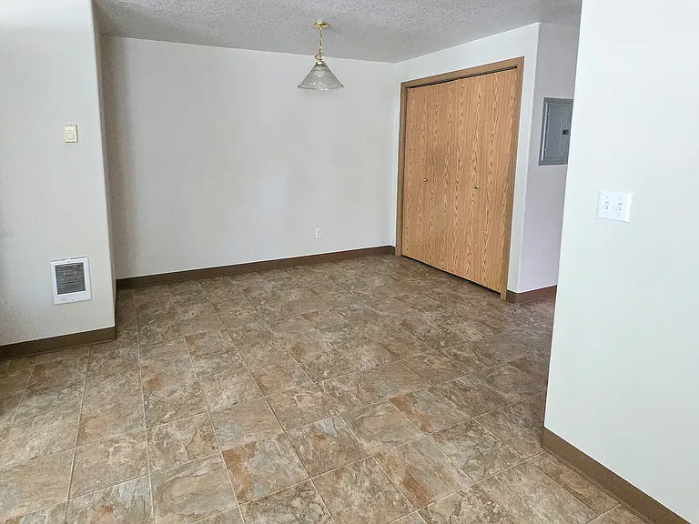 363 21st St SE — Photo 3