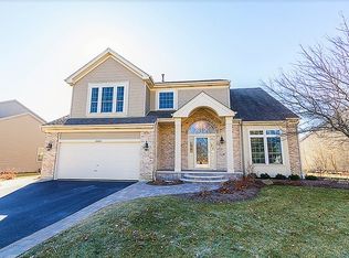 3840 Blackberry Dr, Lake In The Hills, IL 60156