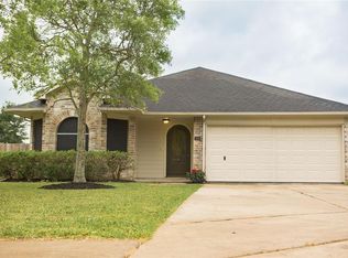 206 Armand Bay Dr, Dickinson, TX 77539