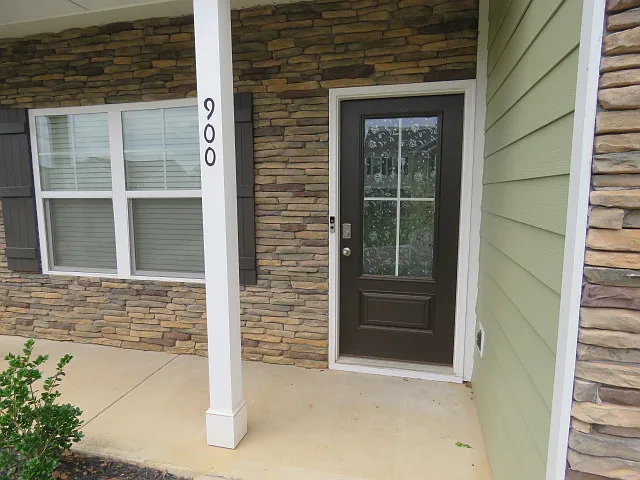 900 Mill Creek Dr — Photo 4