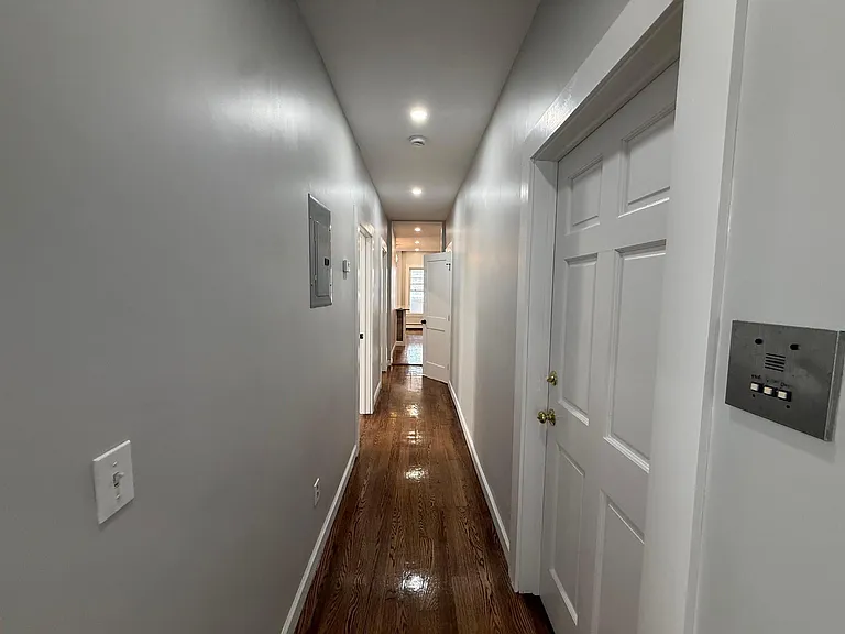 377 Windsor St #5 — Photo 12