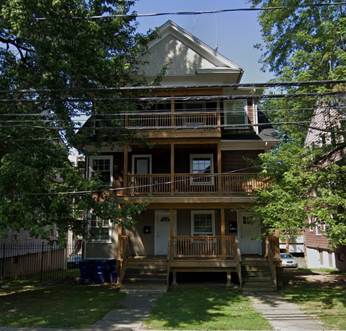 4 bed, 1700 sqft, $2,400 — Photo 1