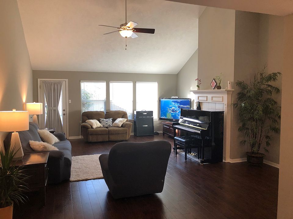 1st image of 2321 Deerfield Dr