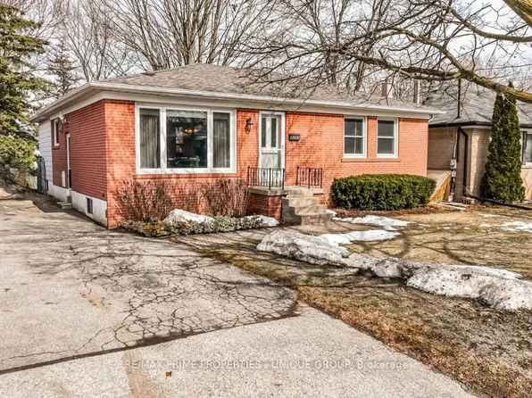 425 Centre St E, Richmond Hill, ON L4C 1B8