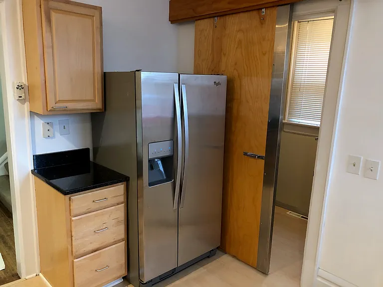 848 Summit St — Photo 14