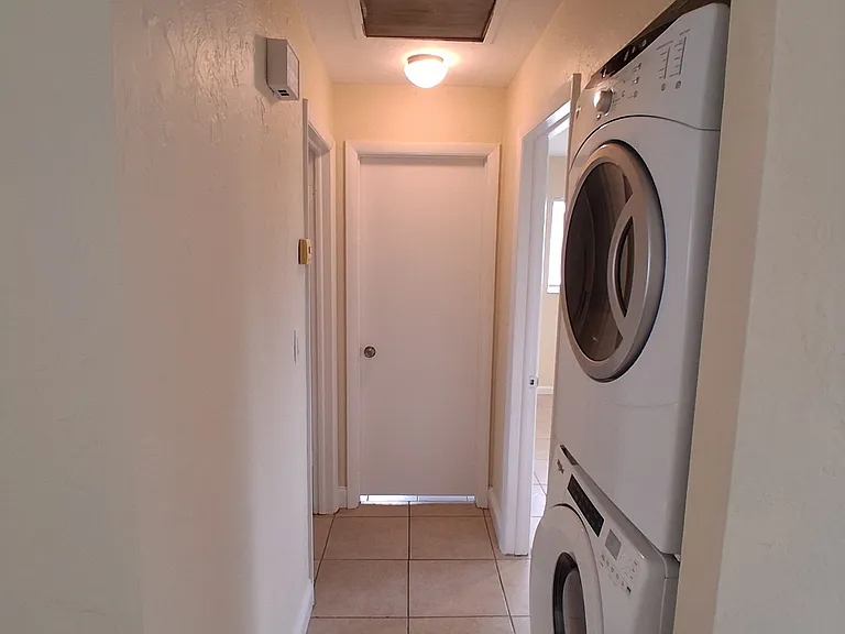 913 SE 14th Ter #915 — Photo 7