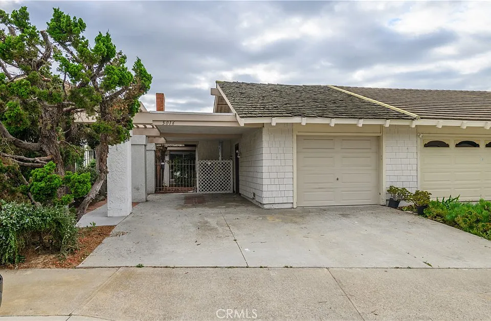 5016 Paseo De Vega