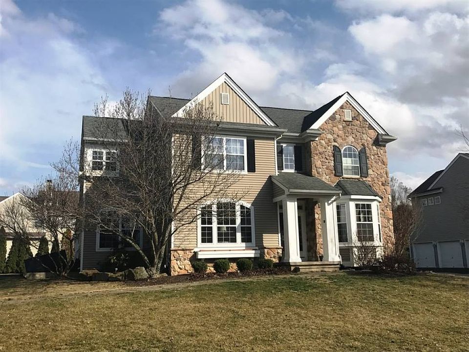 1st image of 843 Ramblewood Dr