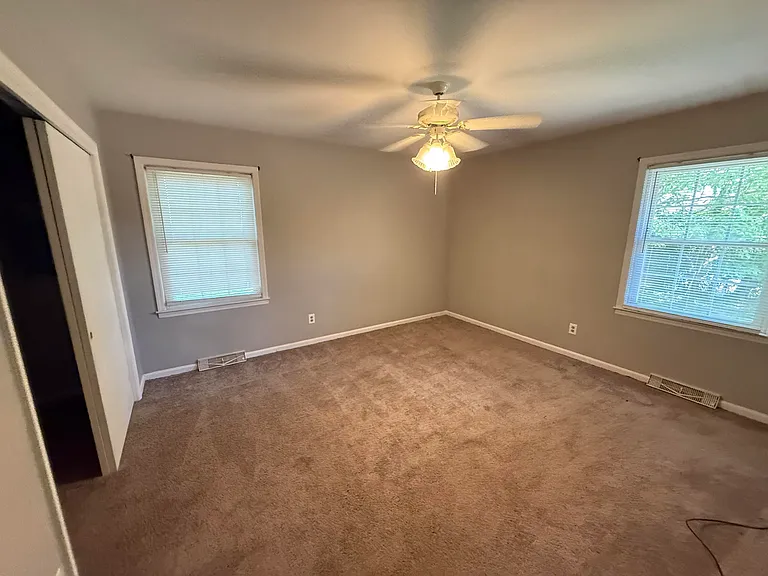 2266 Alexandria Dr — Photo 11