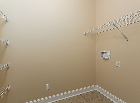 5th image of 1081 Autumns Wood Cir E