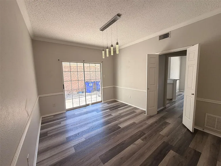 342 Arbor Ct — Photo 3