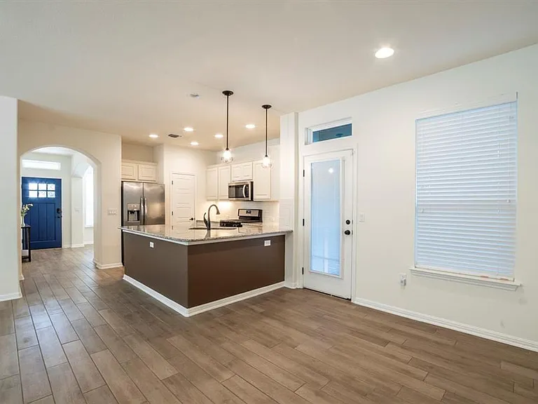 8920 Cattalo Ln — Photo 9