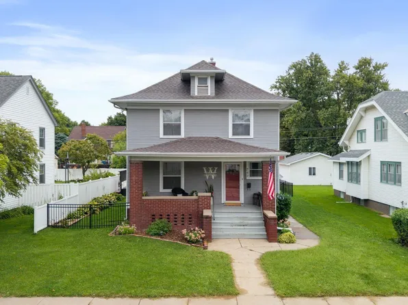 742 E 4th St, Fremont, NE 68025