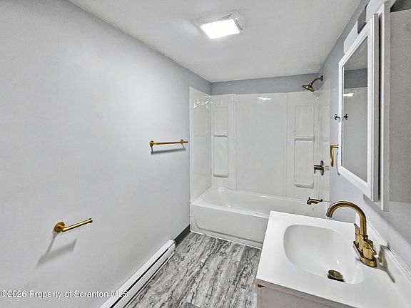 5th image of 1427-1431 Washburn St