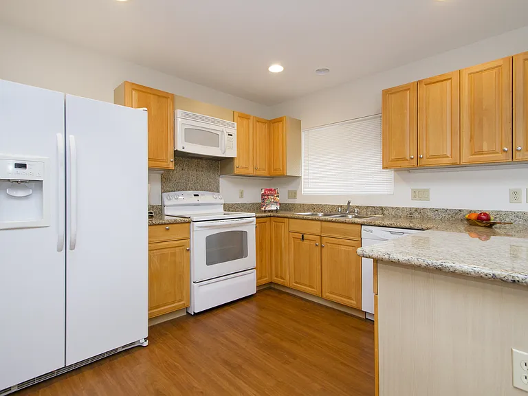 1512B Keeaumoku St — Photo 3