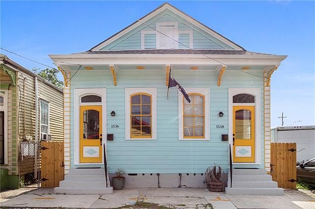 1st image of 1536 Painters St