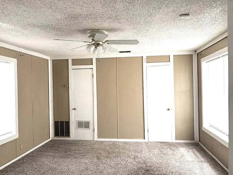 324 Lindy Ave — Photo 9