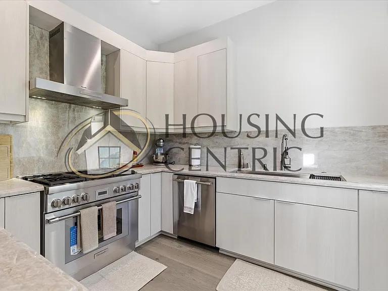1390 Wheeler Peak Ct — Photo 24