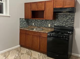 220 3rd St #2A, Elizabethport, NJ 07206