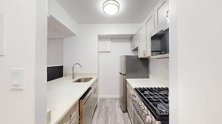 Rented by Bond New York | media 4