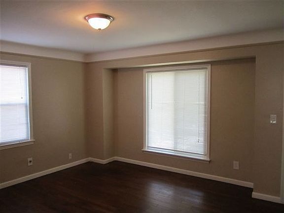 26357 S. River Park Living Room