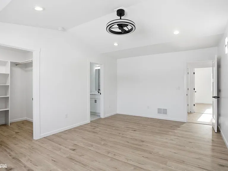 336 W Ashbrook Dr — Photo 45