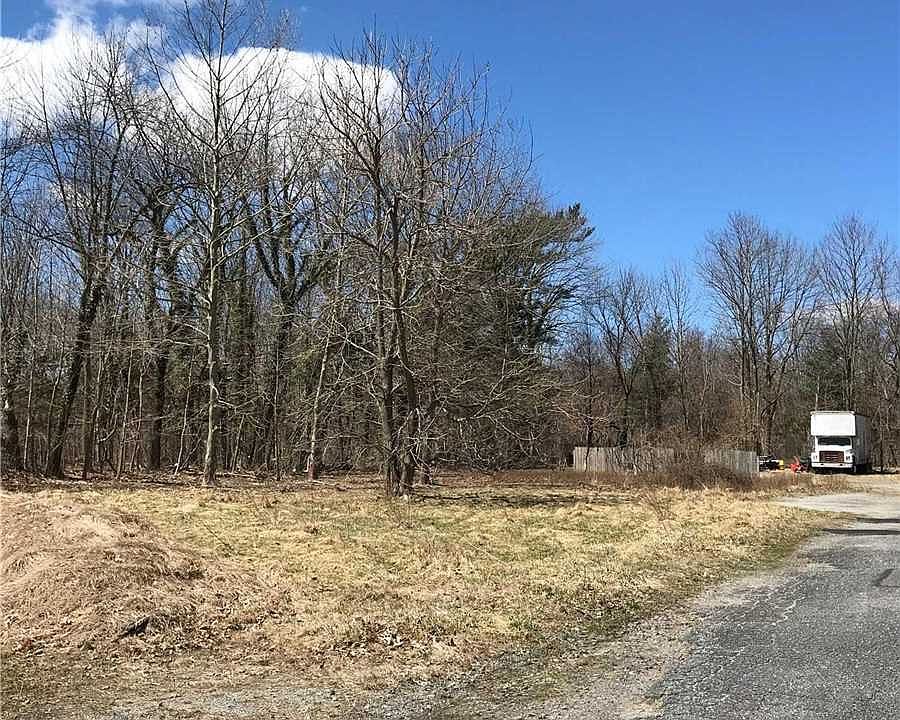 2nd image of 525 W Jericho Tpke