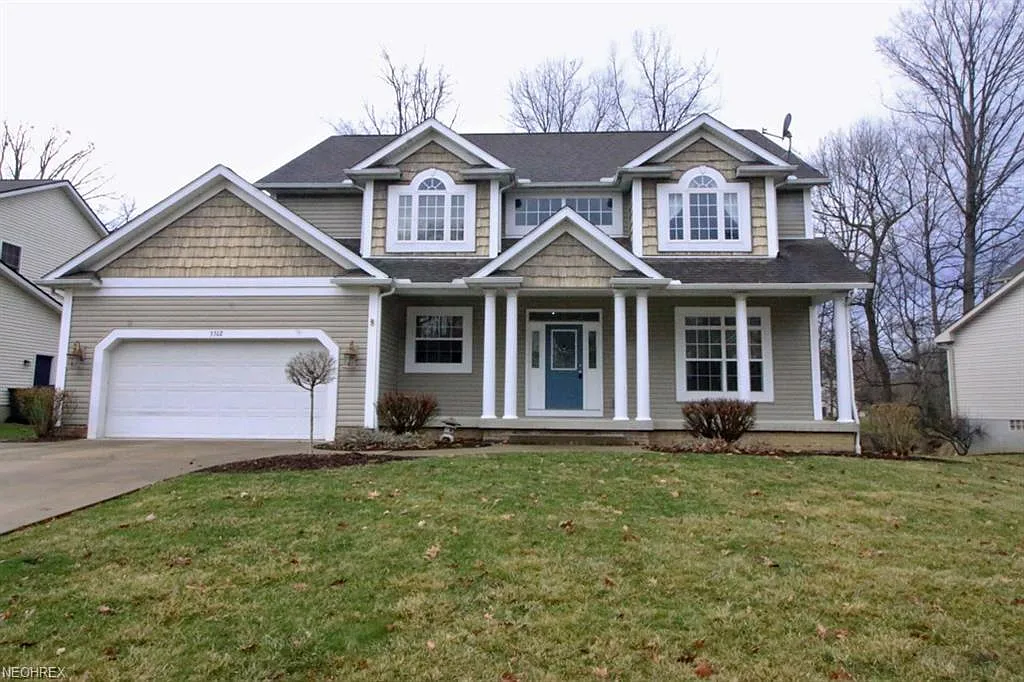3302 Crown Pointe Dr photo 1