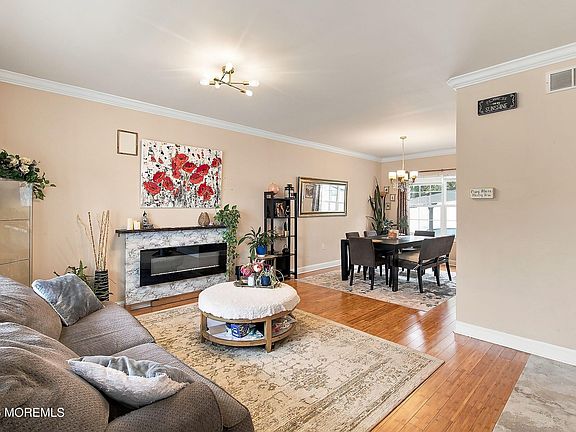 3rd image of 108 Dover Road