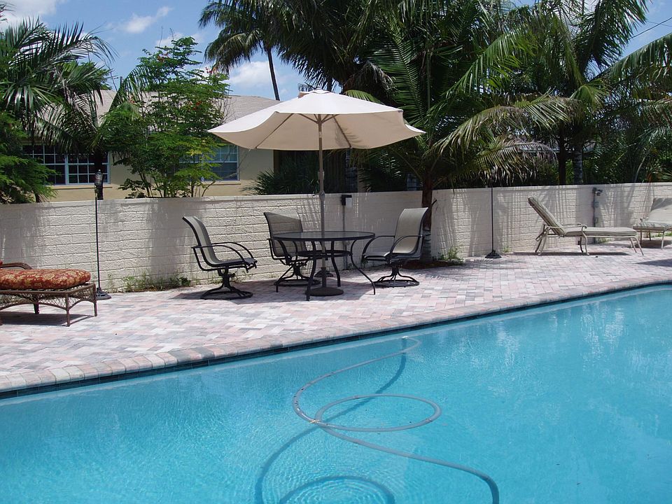 2nd image of 463 S Fig Tree Ln