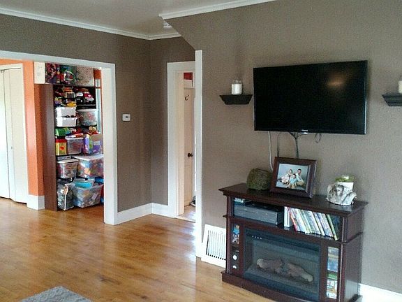 4th image of 519 W Ludington St