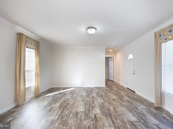 5th image of 110 Carnation Dr