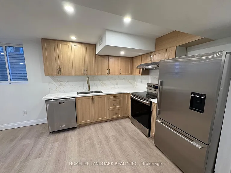 6 Kenneth Ross Bnd — Photo 5