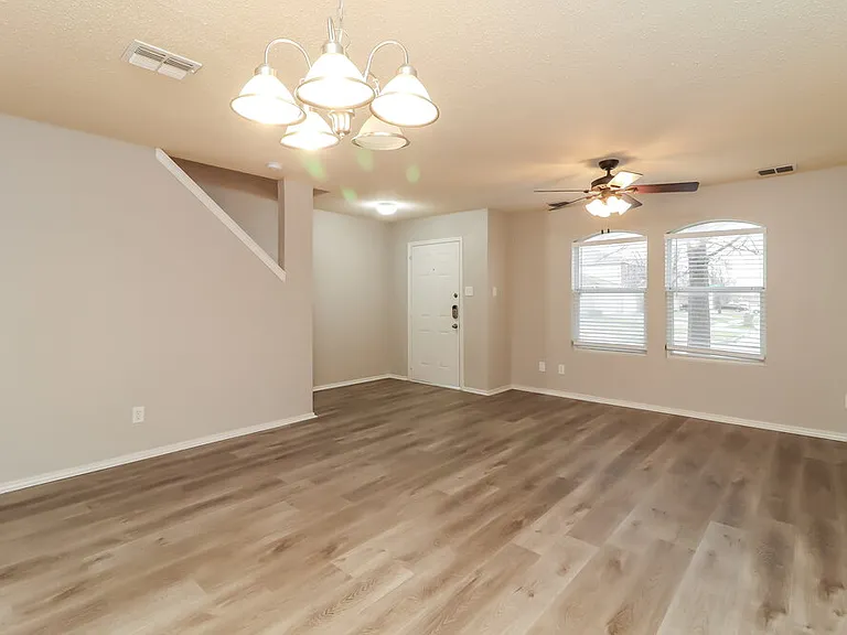 3951 Fox Run Dr — Photo 7
