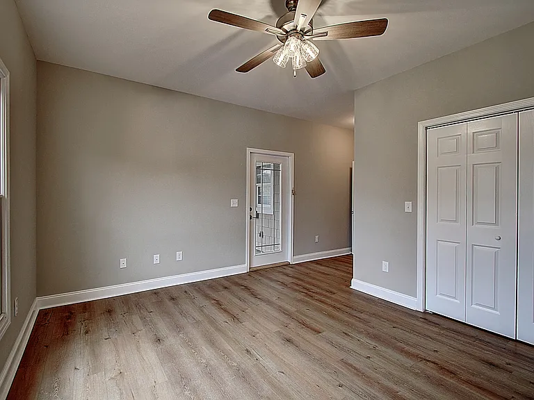 209 University Pkwy #10 — Photo 25