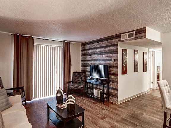 3rd image of 5400 N Nevada Ave #6-206