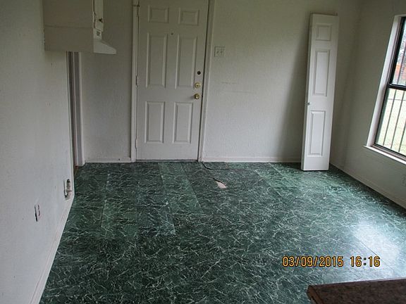 2nd image of 2823 Wilhurt Ave