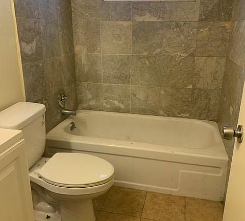 5th image of 2711 W Fairmont Ave APT 204