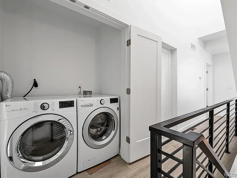 In-unit washer & dryer