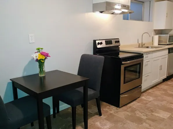 242 Elm St #B, Everett, WA 98203