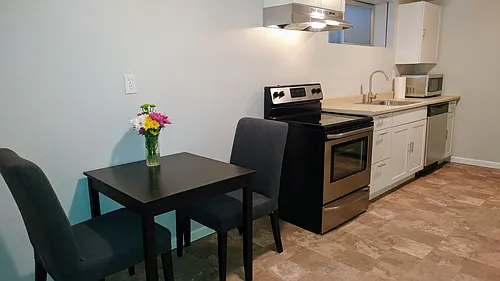242 Elm St #B Photo 1