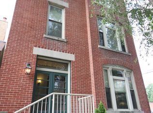 1014 W School St APT 3, Chicago, IL 60657