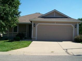 701 Sun Ct, Raymore, MO 64083