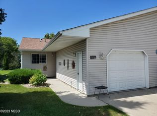 137 6th St W, Watertown, SD 57201