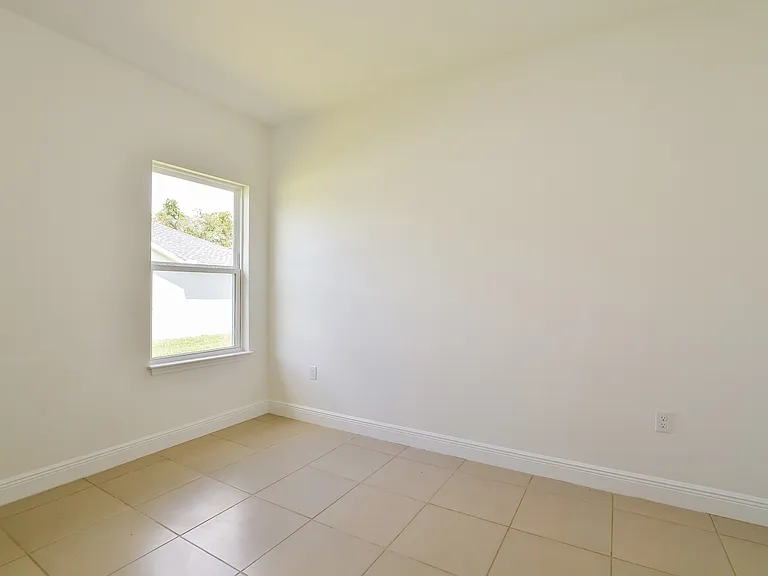 16673 SW 21st Cir — Photo 12