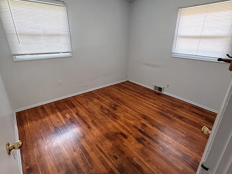 2051 Stieber St — Photo 10