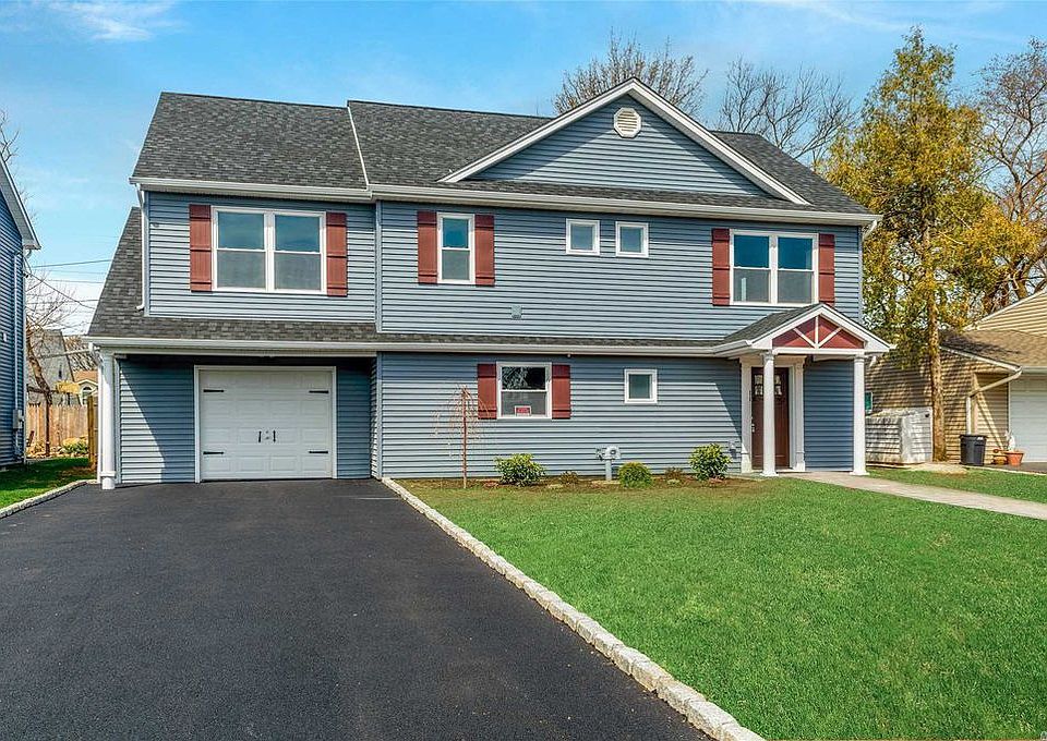 1st image of 11 Trumpet Ln